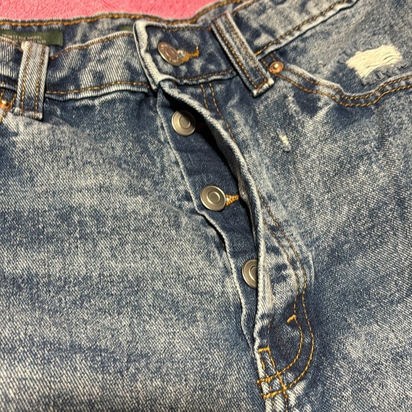 🌺EUC Women’s Denim high rise shorts - Picture 3 of 4